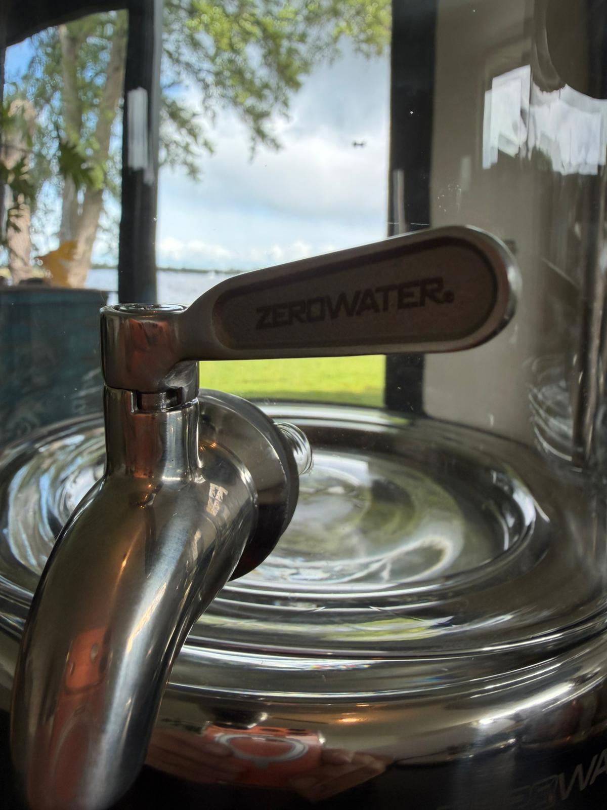 Sistema de filtro de agua de cristal ZeroWater de 9 litros
