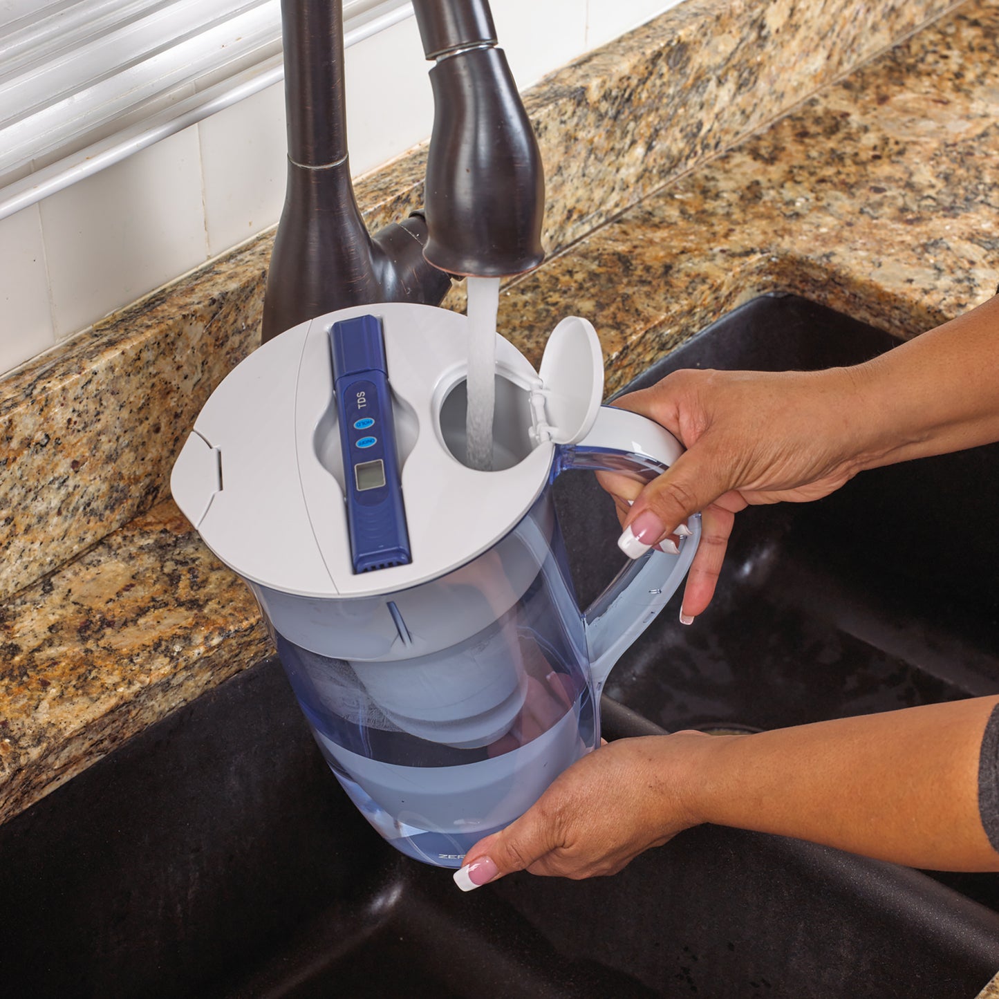 Caraffa filtrante rotonda ZeroWater da 2,4 L